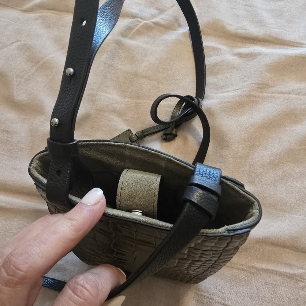NWOT Vince Camuto army/sage green leather - Picture 11 of 15